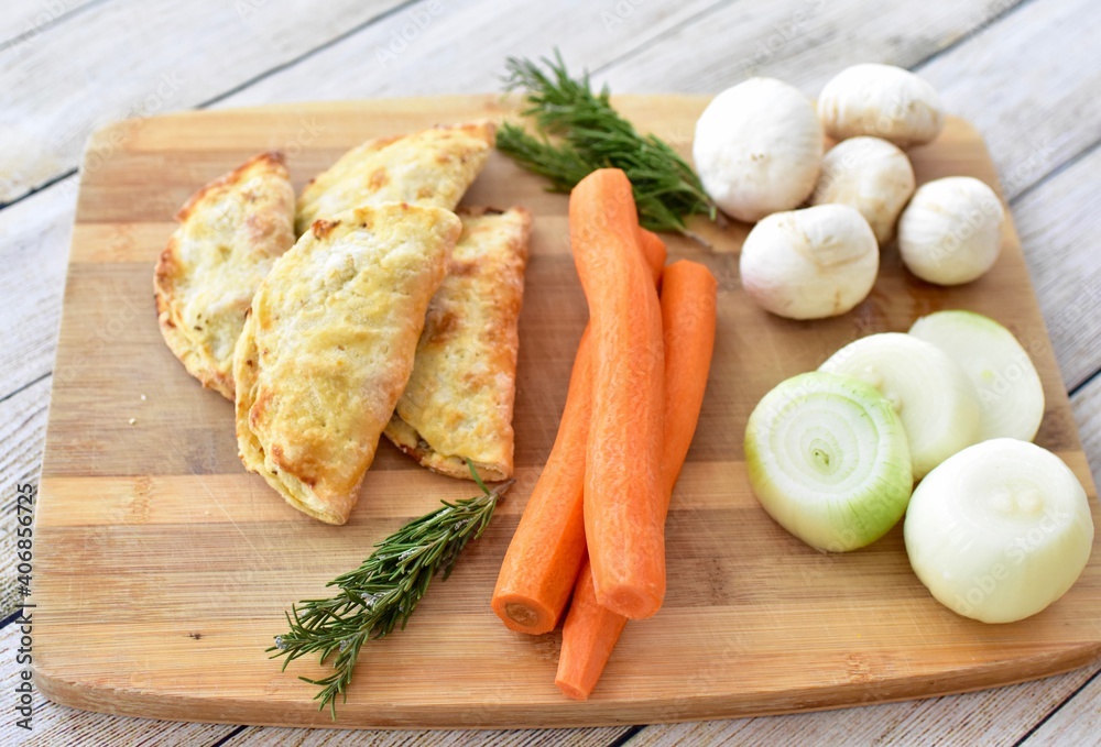 Farmer's market meat pies with fresh organic ingredients for display and ready to eat for tasty traditional ethnic lunch Farmer's market meat pies with fresh organic ingredients for display and ready to eat for tasty traditional ethnic lunch