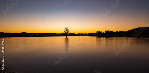Lake Hume at Sunrise. 