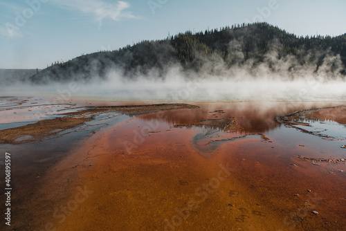 grand prismatic springs yellowstone national park