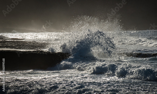 Brandung am Strand von Cuticchiune Mario auf Sizilien