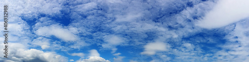 Panorama sky with cloud on a sunny day. Beautiful cirrus cloud...