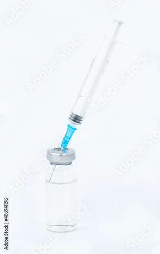 Medicine syringe and ampoule with drug