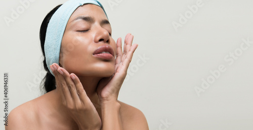 Tableau sur toile woman with very oily skin
