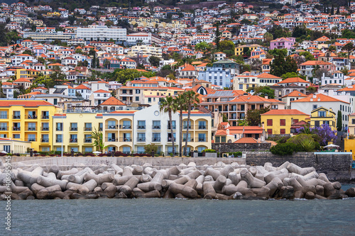 Blick auf die Stadt Funchal auf der Insel Madeira, Portugal