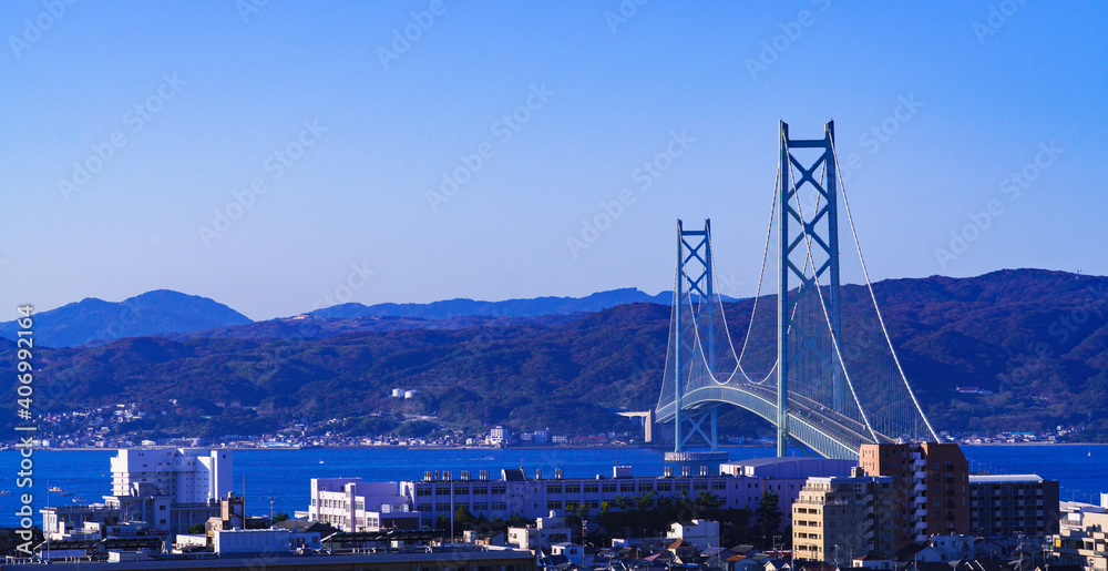 Fototapeta premium パノラマ 青空 明石海峡大橋 （別名 パールブリッジ） 
