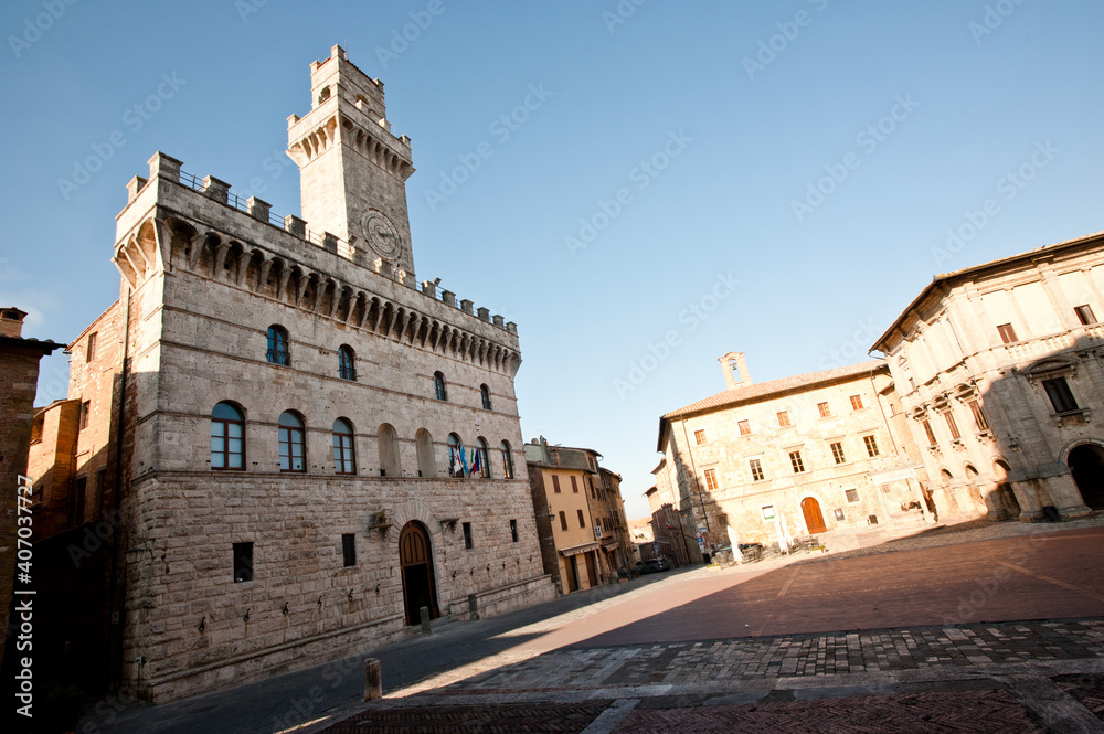 piazza principale di Montepulciano - Toscana