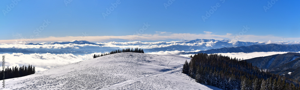 Panorama auf die Gleinalm und die Seetaler Alpen unterhalb der Hochalm Maria Schnee, Steiermark, Österreich