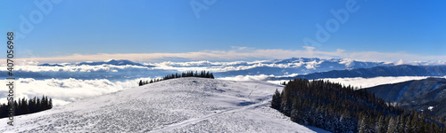 Panorama auf die Gleinalm und die Seetaler Alpen unterhalb der Hochalm Maria Schnee, Steiermark, Österreich