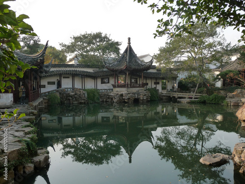 Casa China en el lago