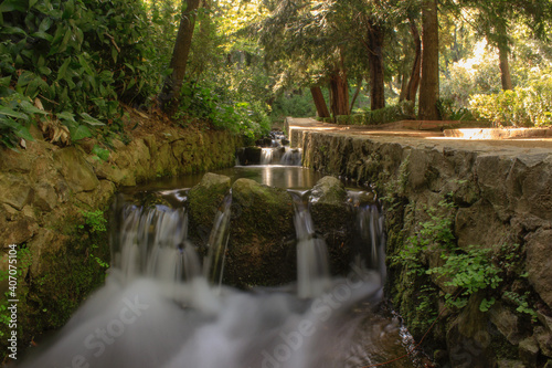 Peque  a cascada en Parque del laberinto de Horta  Barcelona