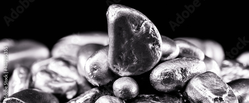 Konstfotografi platinum nuggets, isolated