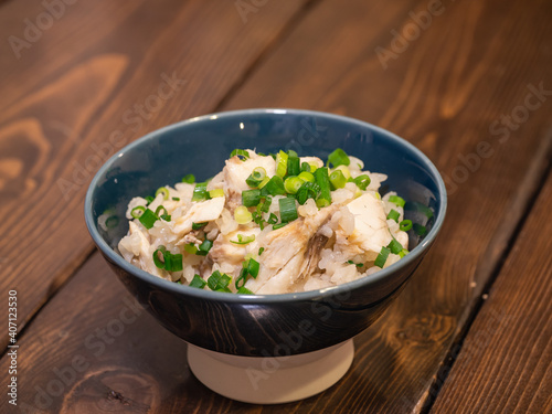和食の鯛めし。鯛の出汁と身をご飯と混ぜた日本料理。