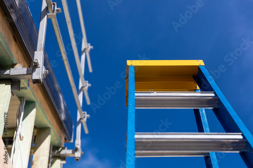 Εκτύπωση καμβά Ladder and prorotective rail