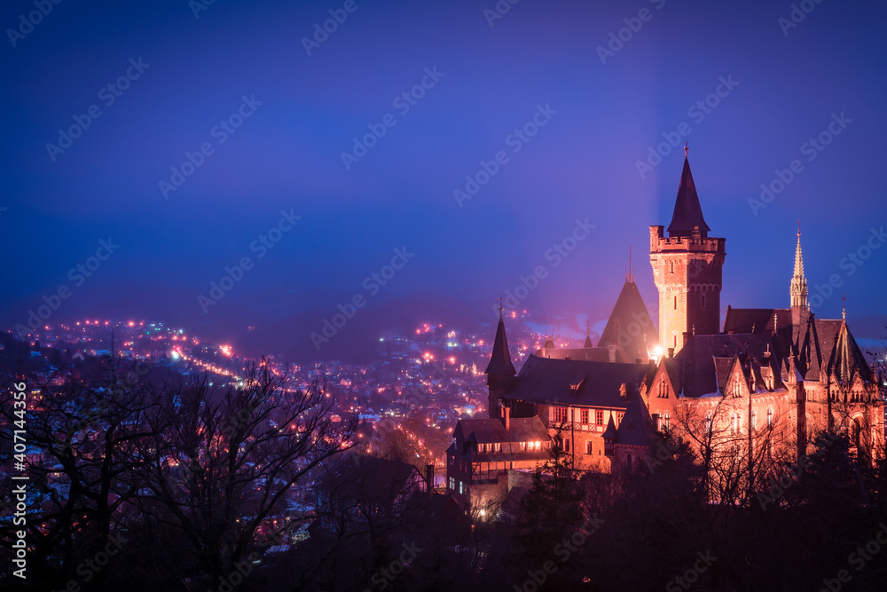 Schloss in Wernigerode im Harz am Abend im Winter