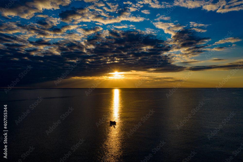 Obraz premium Sonnenuntergang über dem Meer