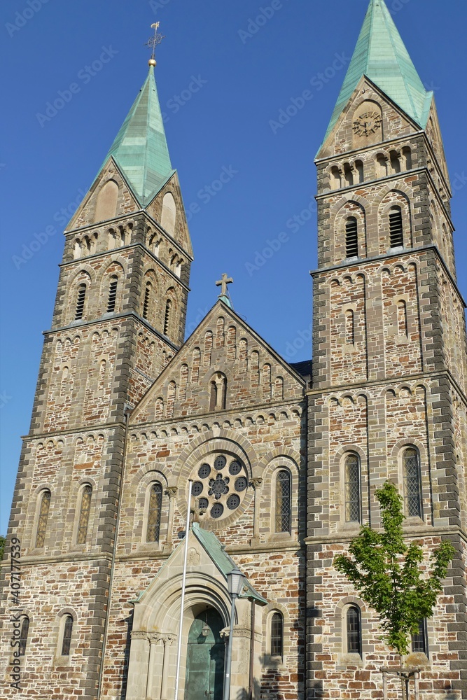 Sankt-Lambertus-Kirche / Eifeldom in Kalterherberg