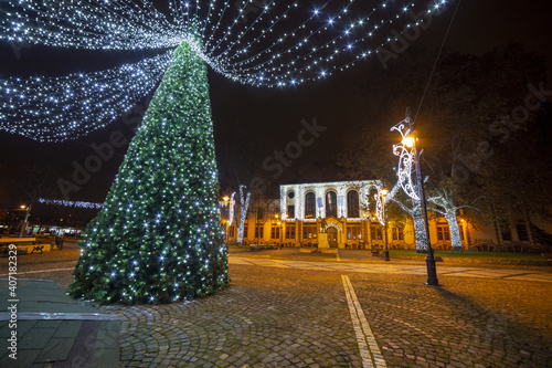 Photography Weichnachtsbaum auf dem Hauptplatz in einem Aussenbezirk von Budapest Ungarn