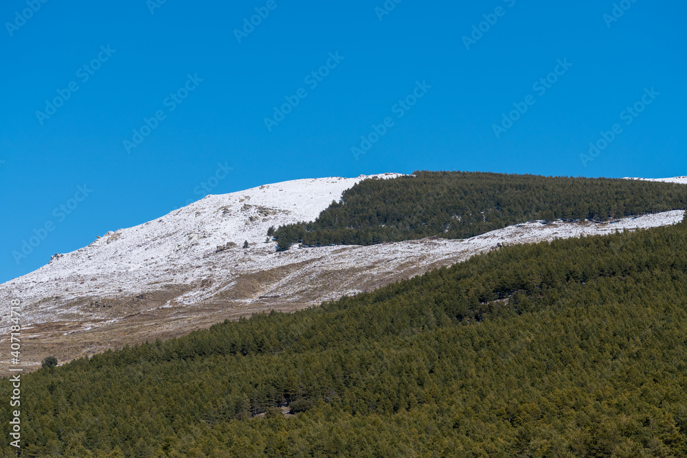 Fototapeta premium Sierra Nevada covered with snow