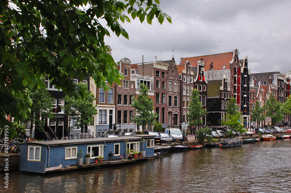 Obraz premium Antique buildings on the Brouwergracht Amsterdam canal