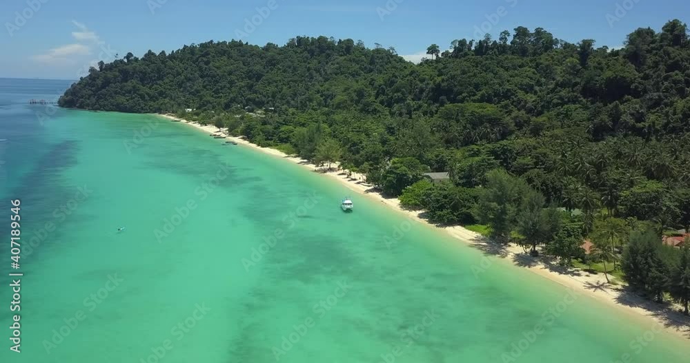 Tropical island in Thailand with turquoise water
Tropical island in Thailand with turquoise water
