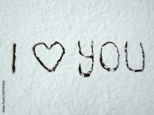 Fotografía I love you sign on the snow
