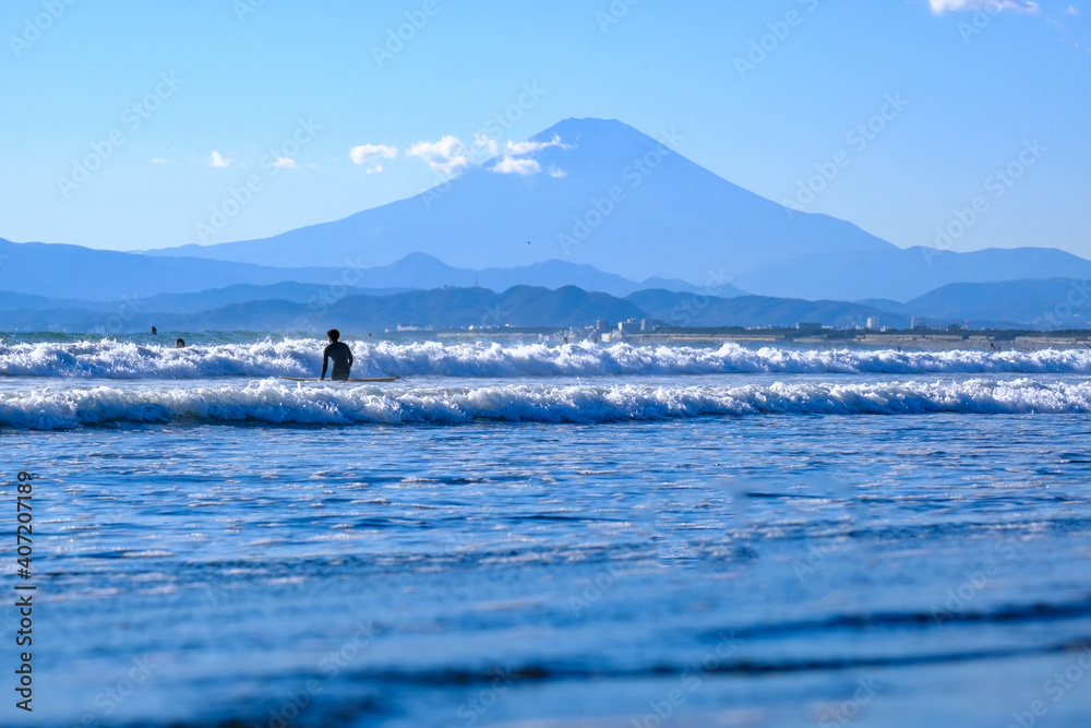 Obraz premium 【神奈川県 江ノ島】湘南の海と富士山