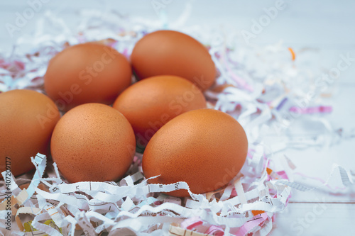 Eggs in the shredded paper ...