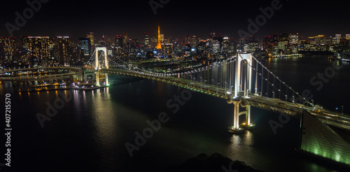 Tokyo Rainbow Bridge (Drohnenshot) © Alexander