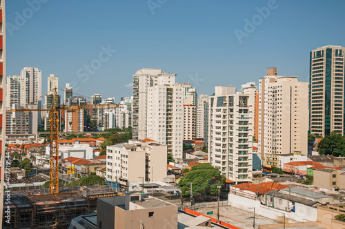 View of the city skyline with streets and buildings in São Paulo. The gigantic city, famous for its cultural and business vocation in Brazil. © Celli07