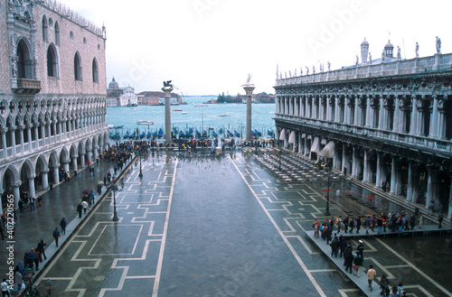 Hochwasser auf der Piazzetta San Marco, Venedig