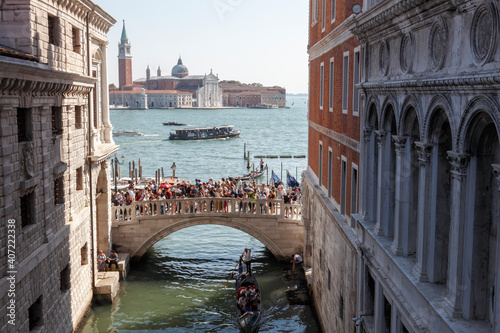 I/Venice/Doge's Palace/Ponte della Paglia photo