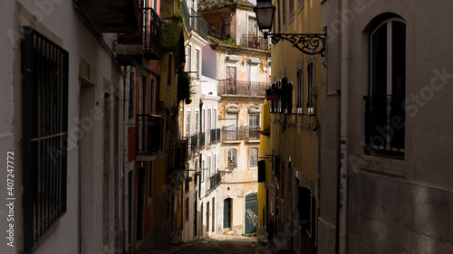 Fototapeta Naklejka Na Ścianę i Meble -  narrow street