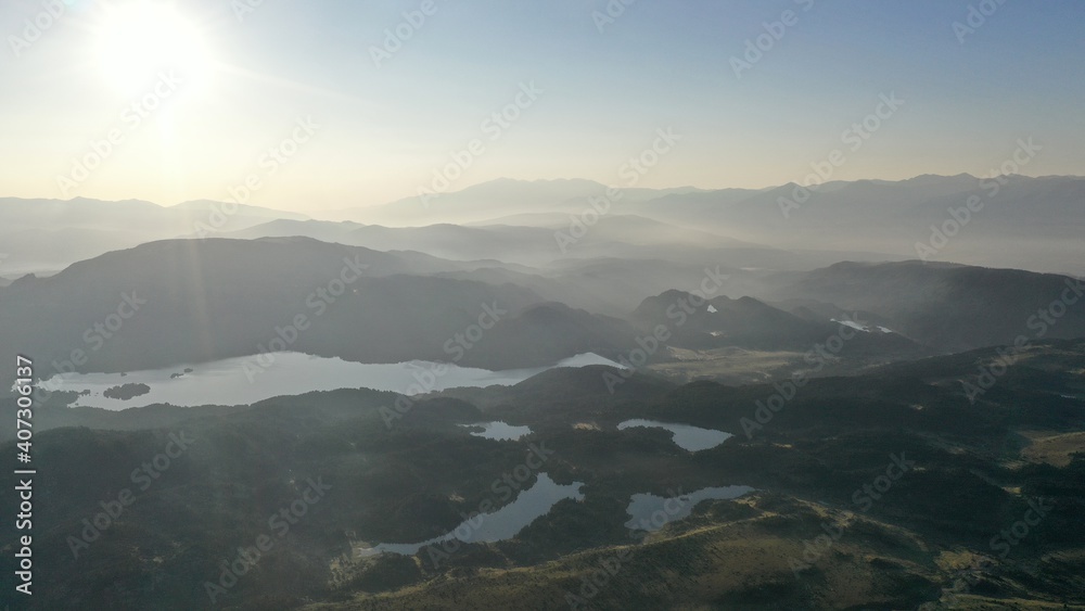 survol des lacs et forets des Bouillouses dans les Pyrénées-Orientales