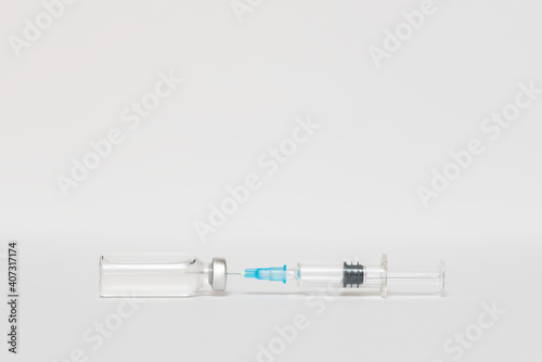 Vaccine and syringe injection. Used for prevention, immunization and treatment of infections caused by viruses