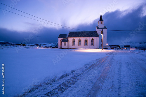 Kirche von Hillesoy, Brensholmen, Norwegen photo