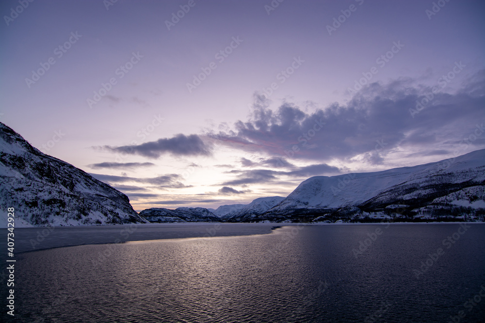 Landschaft in Troms og Finnmark, Tromsoe, Norwegen Landschaft in Troms og Finnmark, Tromsoe, Norwegen