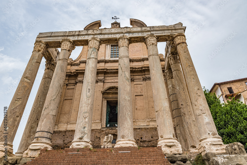 Tempio di Antonino e Faustina at the Roman Forum in Rome, Italy Tempio di Antonino e Faustina at the Roman Forum in Rome, Italy