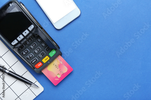 Payment terminal with credi...