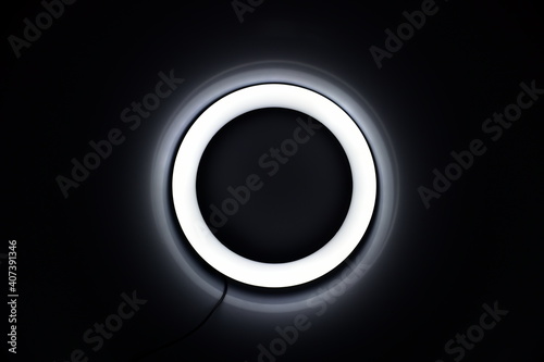 contrast photo of the ring lamp