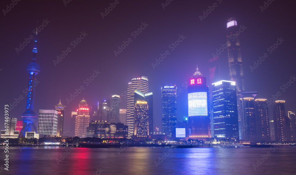 Fototapeta premium Shanghai Skyline by night