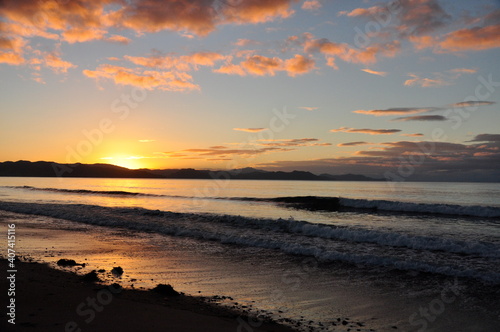 traumhaft schöner Sonnenuntergang am Strand © Daniela