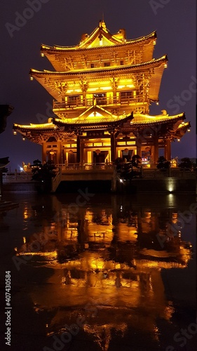 Canvas Print chinese temple at night
