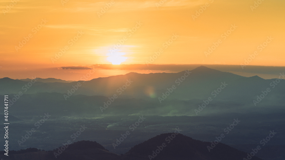 Obraz premium sunrise over the mountains