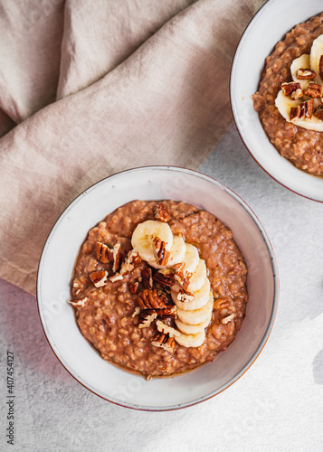 Chocolate banana porridge with pecan