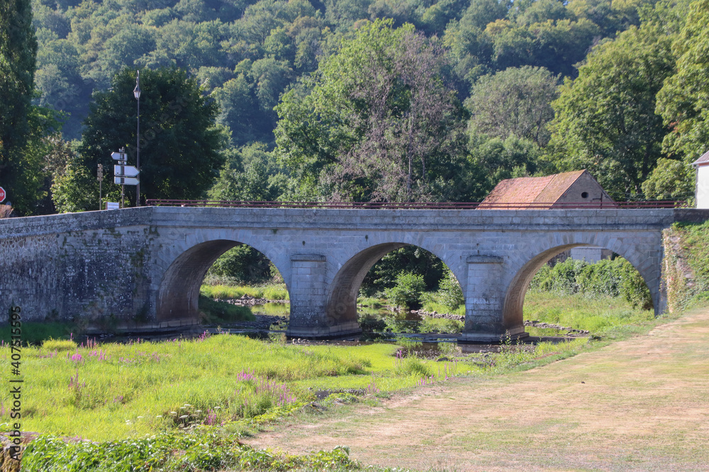 Nouvelle-Aquitaine - Limousin - Chambon-sur-Voueize - Pont sur la Voueize  route de Gouzon