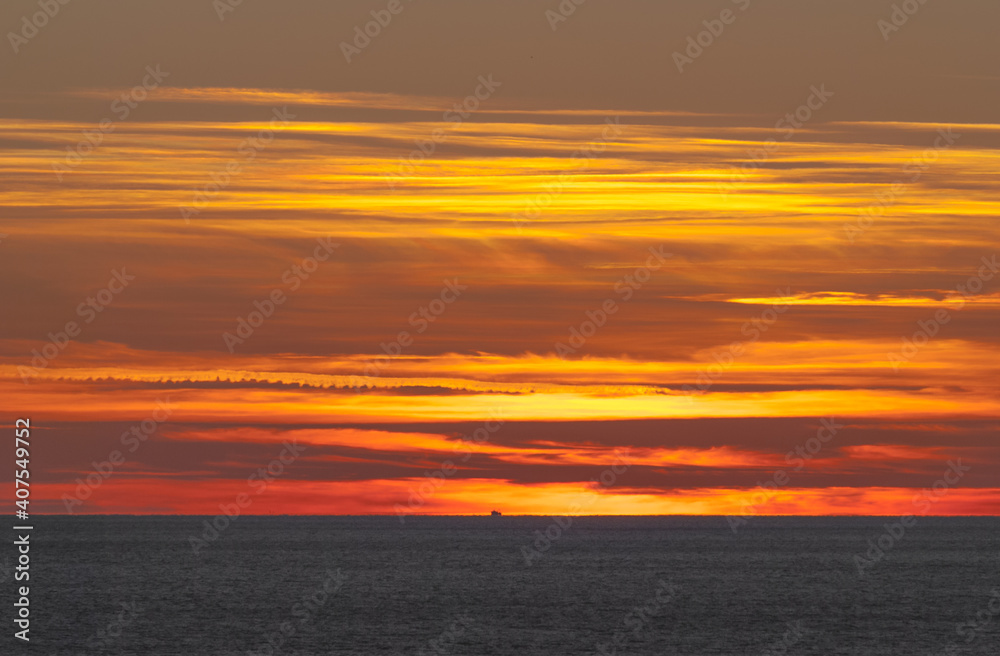 Obraz premium sunset over the sea