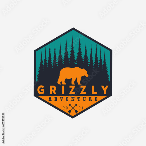 vintage grizzly bear logo vector illustration design. adventure badge logo symbol