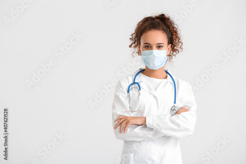 Portrait of female doctor w...