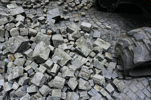 The old cobblestone pavement is being dismantled in the old town. Wetzlar, Germany. Pict. 2.