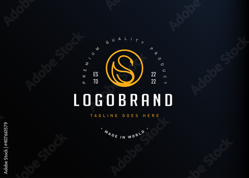 Goose Swan logo design inspiration. Minimalist vector illustration of a swan in a circle. Modern vintage icon design template with line art style.